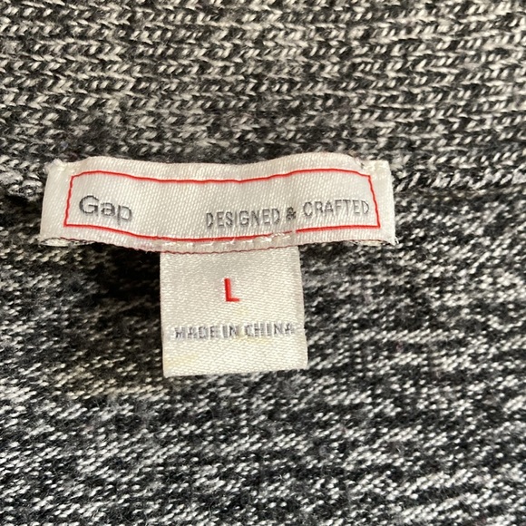 Warm V-neck grey/black/white pullover. - Picture 2 of 5